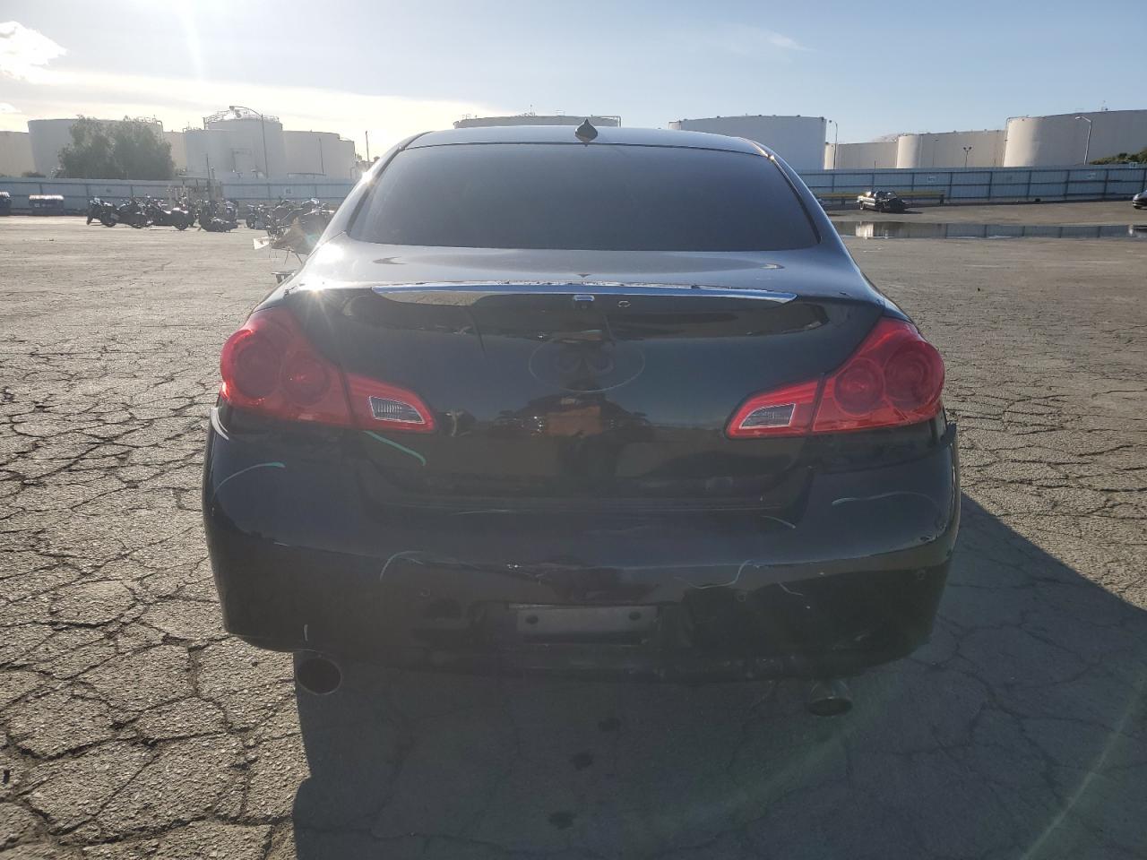 2011 INFINITI G37 - Image 6