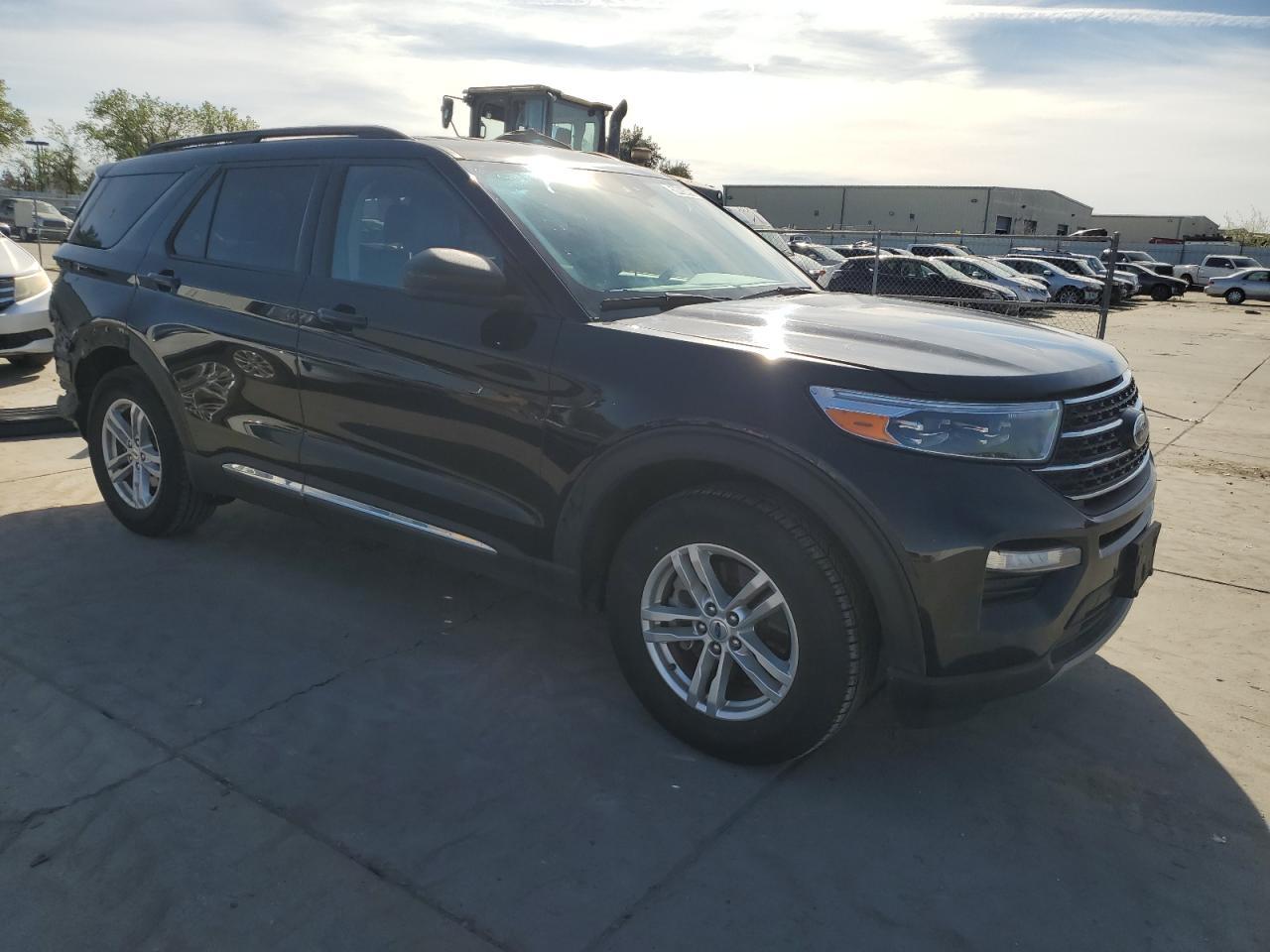 2023 FORD EXPLORER X - Image 4