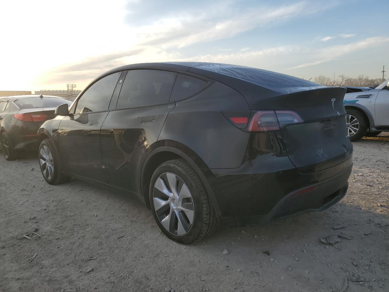 2024 TESLA MODEL Y - Image 2