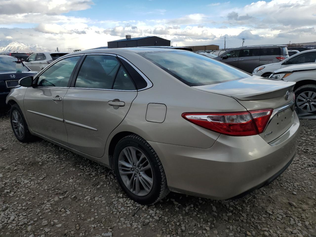 2015 TOYOTA CAMRY LE - Image 2