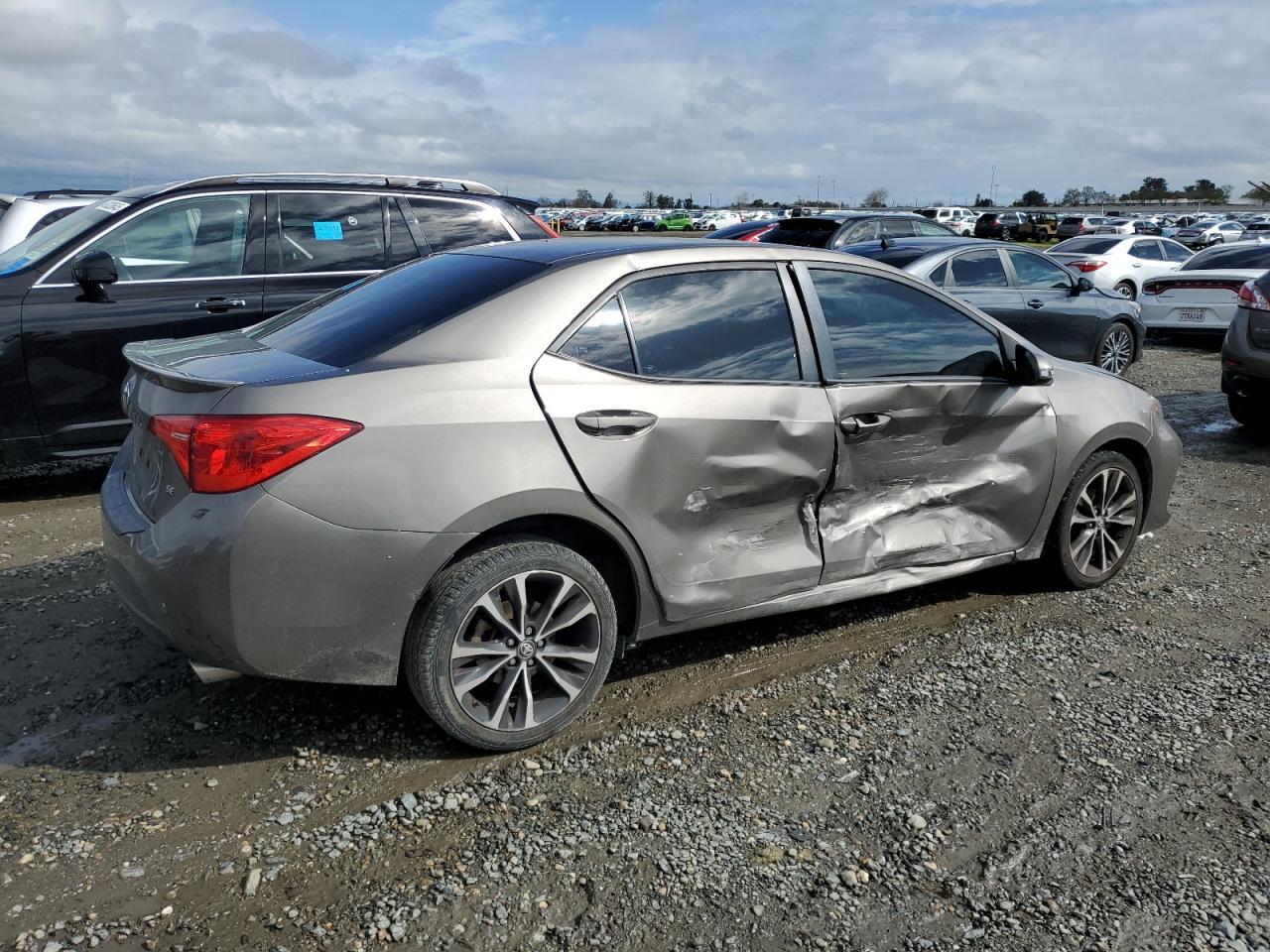 2018 TOYOTA COROLLA L - Image 3