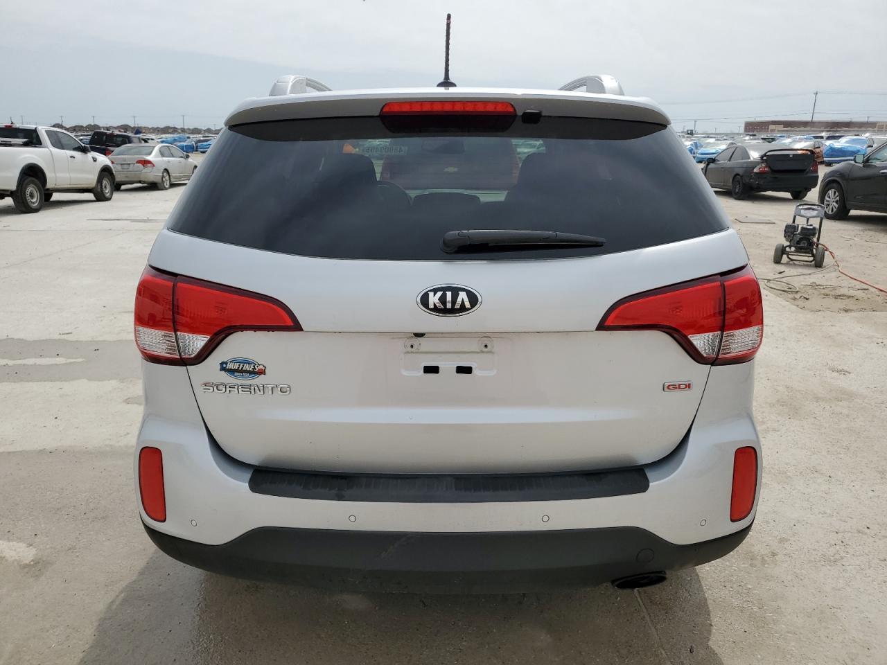 2014 KIA SORENTO LX - Image 6