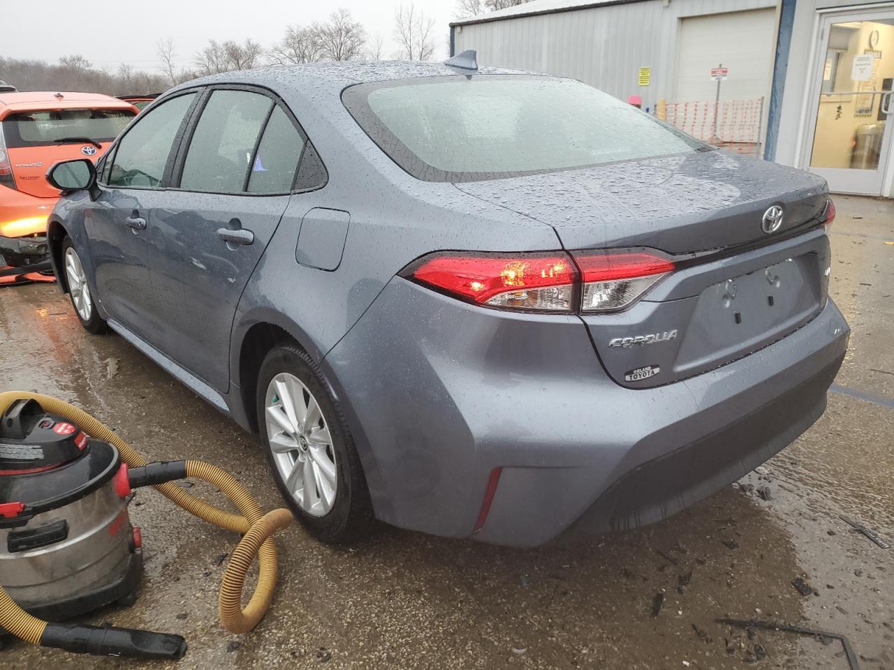 2025 TOYOTA COROLLA LE - Фото 2