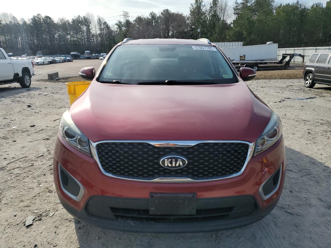 2017 KIA SORENTO LX - Image 5