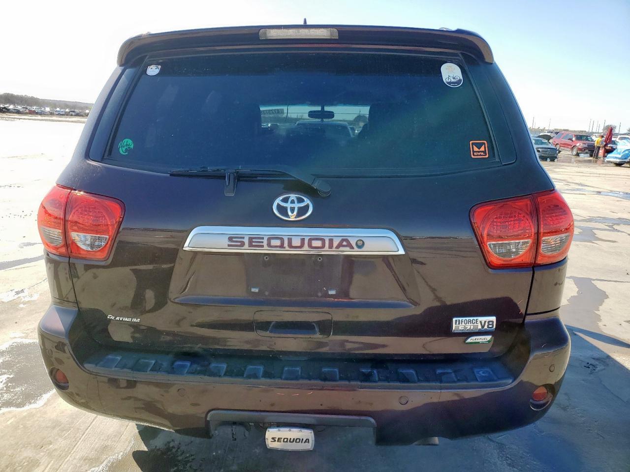 2013 TOYOTA SEQUOIA PL - Image 6