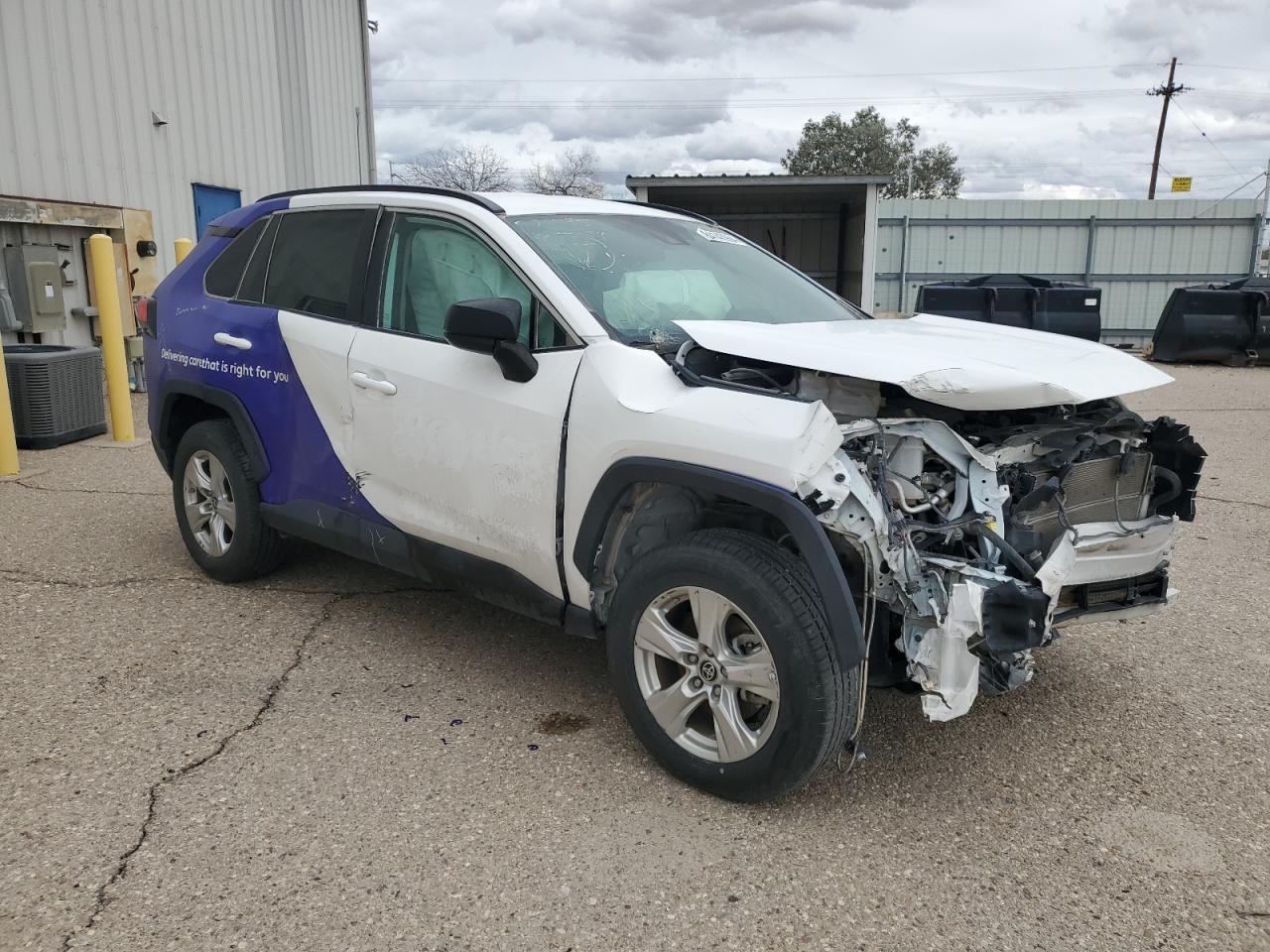 2021 TOYOTA RAV4 LE - Фото 4