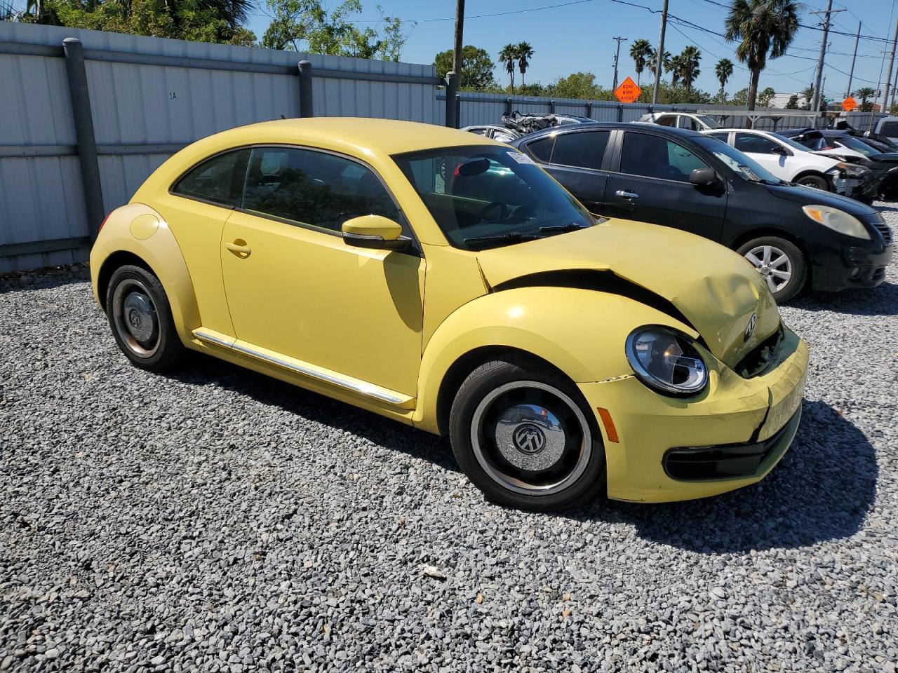 2012 VOLKSWAGEN BEETLE - Фото 4