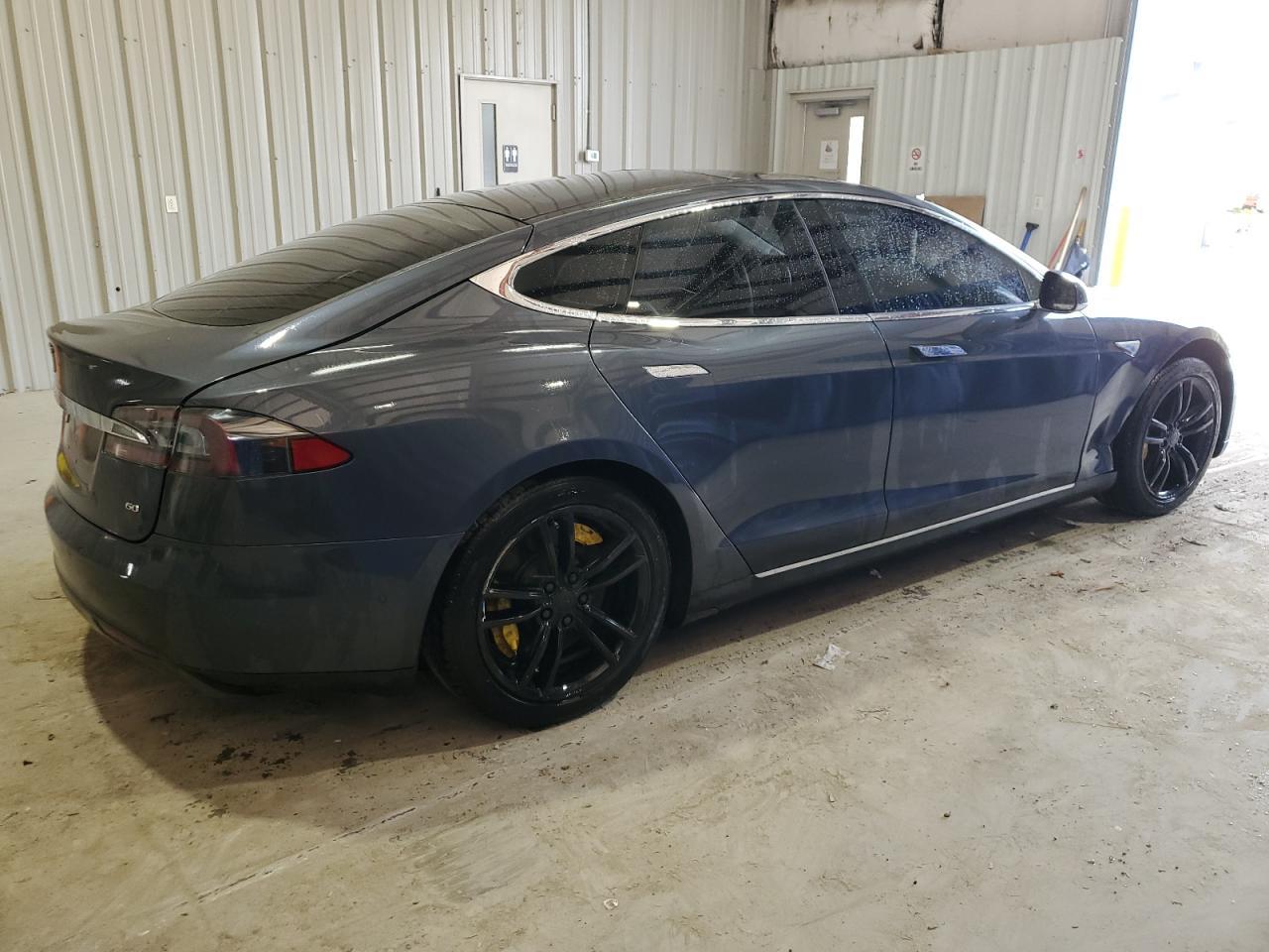 2015 TESLA MODEL S 60 - Image 3