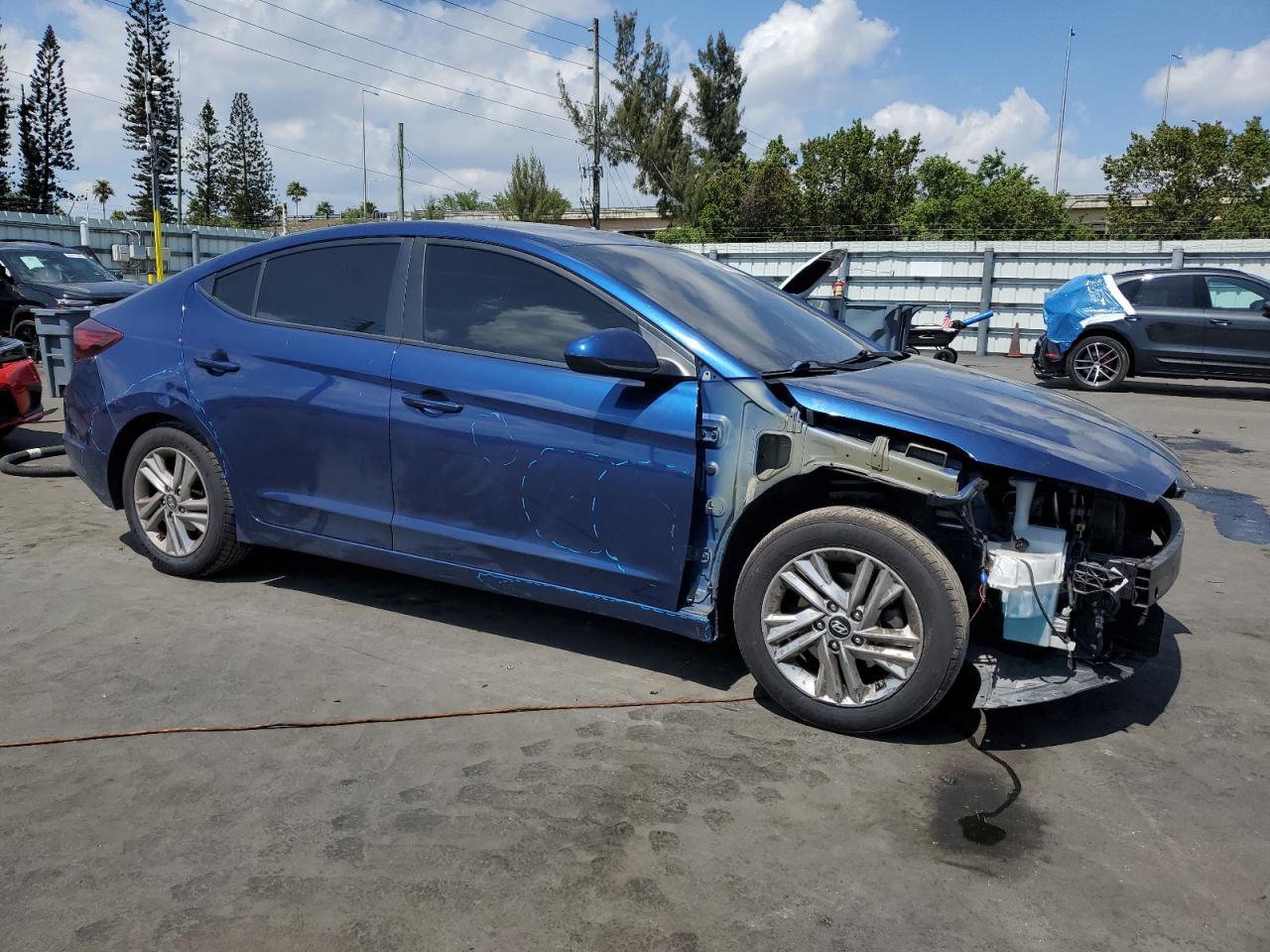 2019 HYUNDAI ELANTRA SE - Image 4