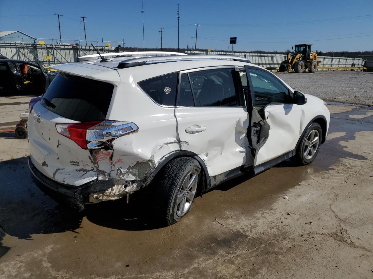 2015 TOYOTA RAV4 XLE - Фото 3