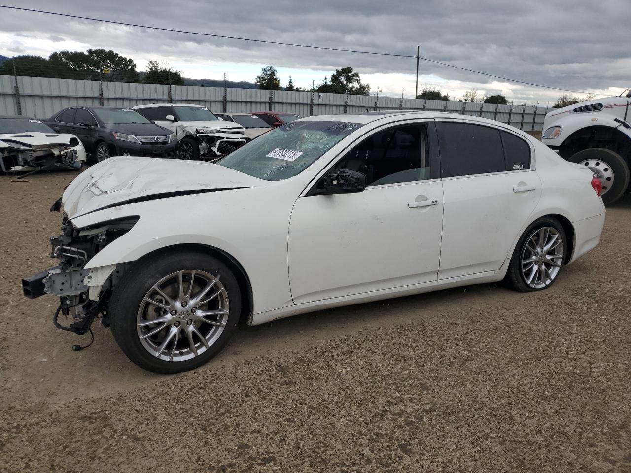 2011 INFINITI G37 BASE