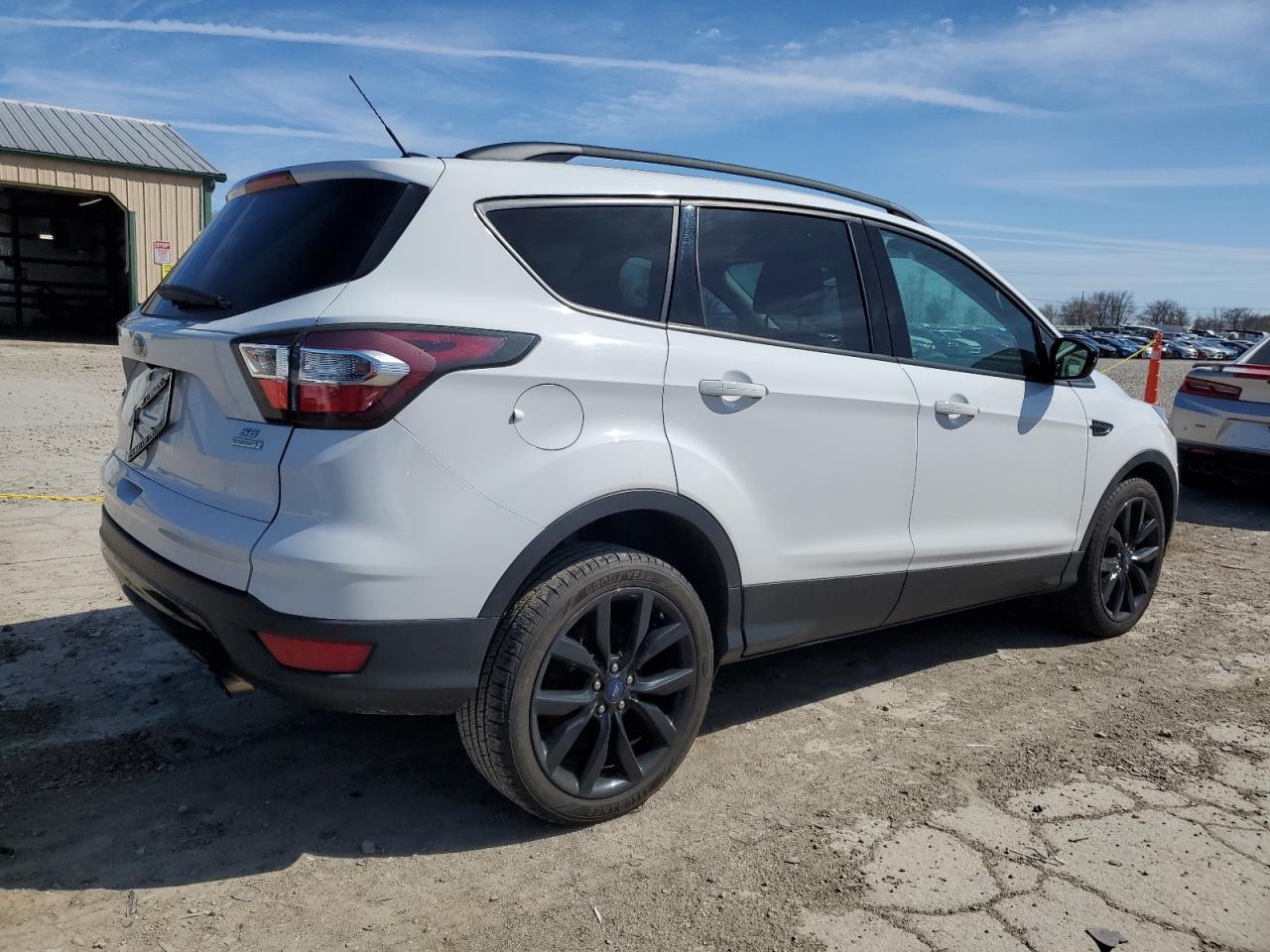 2017 FORD ESCAPE SE - Image 3
