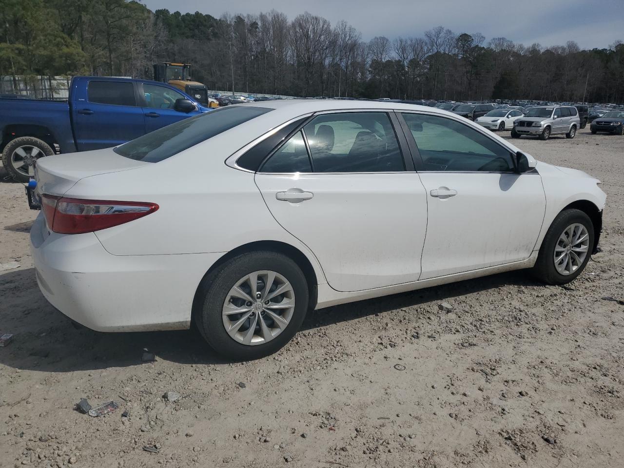 2017 TOYOTA CAMRY LE - Image 3