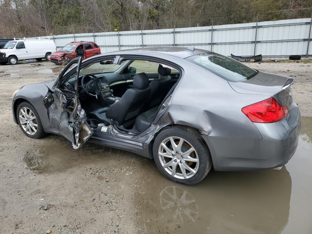 2012 INFINITI G37 - Image 2