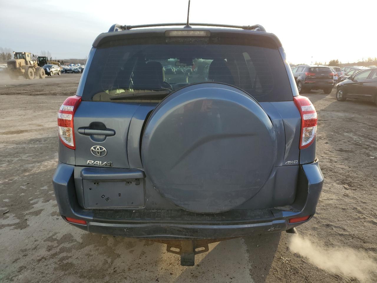 2011 TOYOTA RAV4 - Фото 6