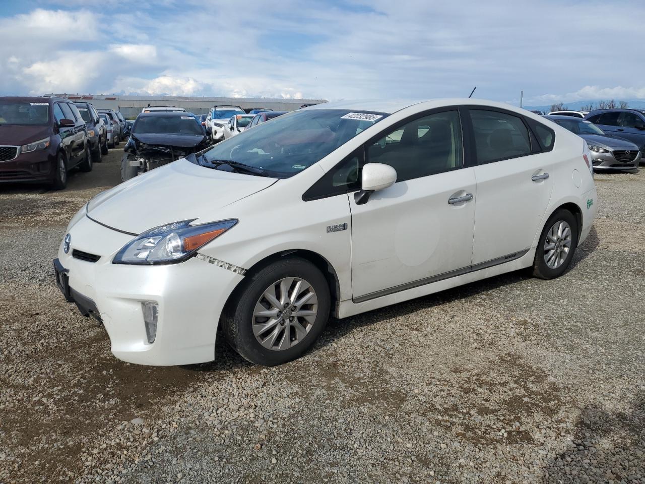 2014 TOYOTA PRIUS PLUG