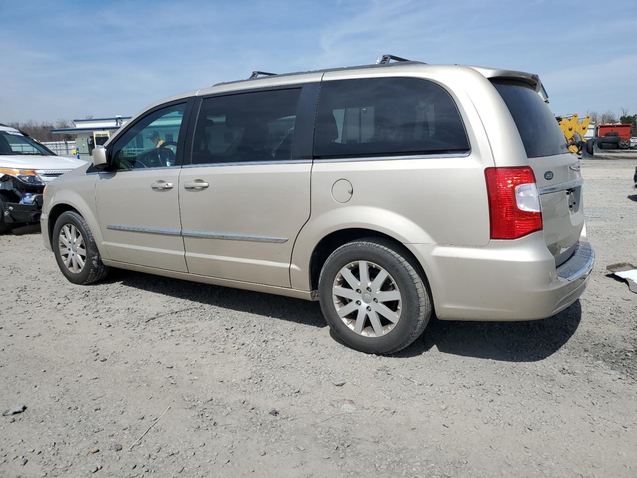 2014 CHRYSLER TOWN & COU - Image 2