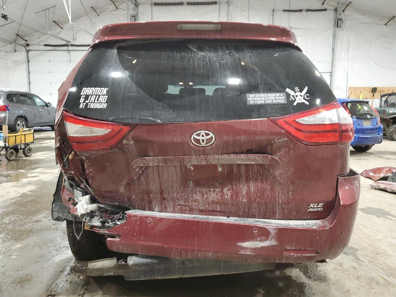 2015 TOYOTA SIENNA XLE - Фото 6