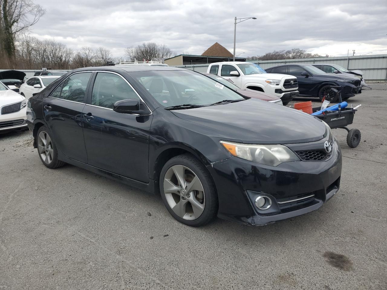 2014 TOYOTA CAMRY L - Image 4