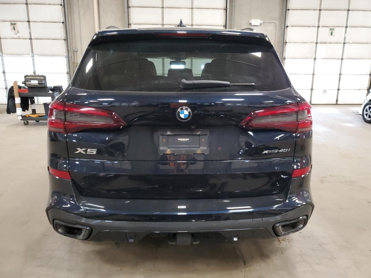 2022 BMW X5 XDRIVE4 - Фото 6
