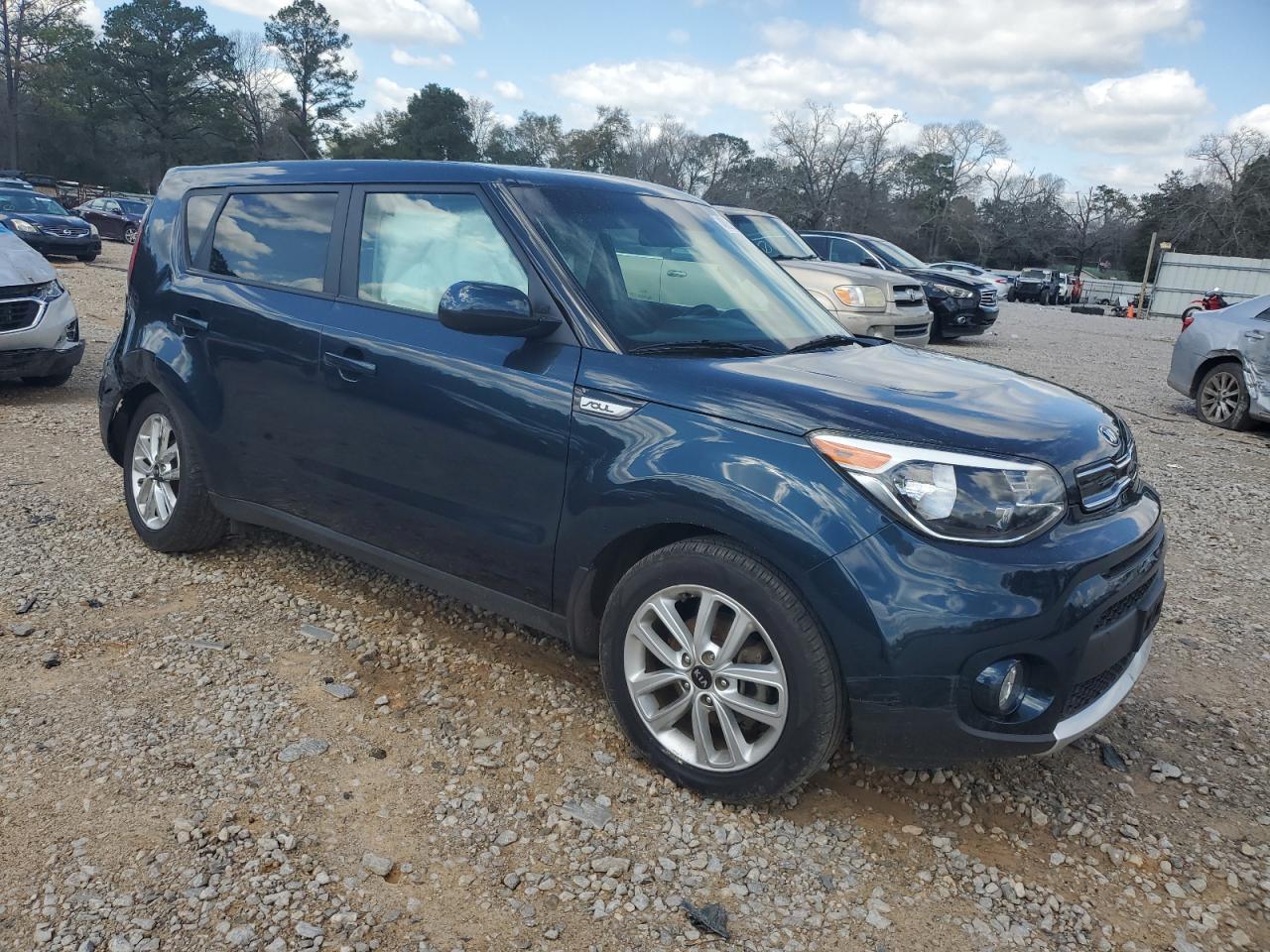2017 KIA SOUL + - Image 4