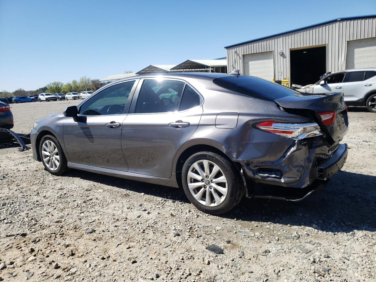 2020 TOYOTA CAMRY LE - Фото 2