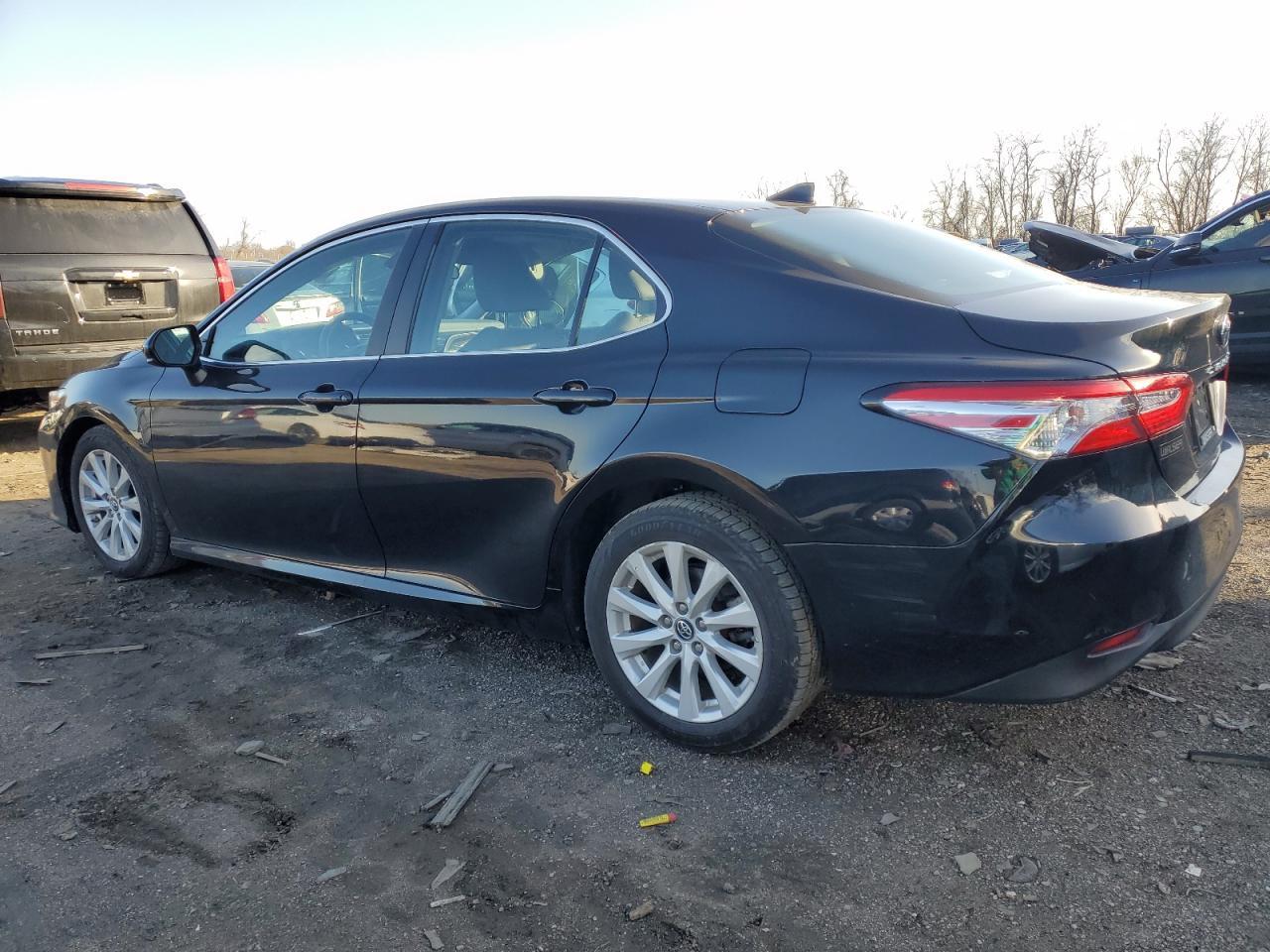 2019 TOYOTA CAMRY L - Фото 2