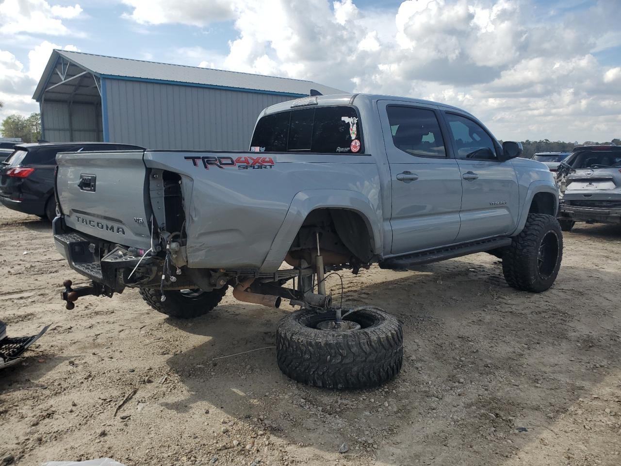 2019 TOYOTA TACOMA DOU - Фото 3