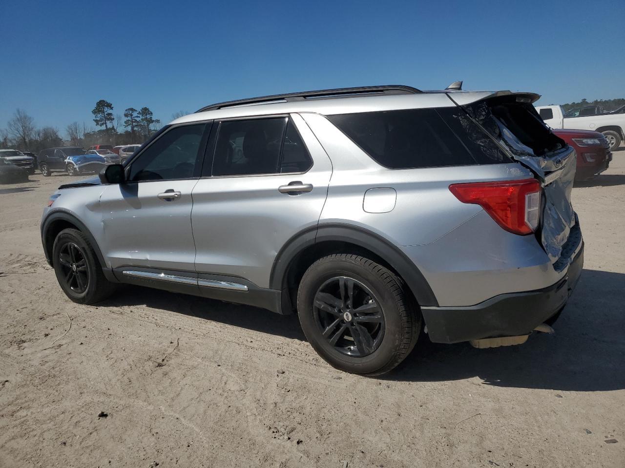 2022 FORD EXPLORER X - Фото 2