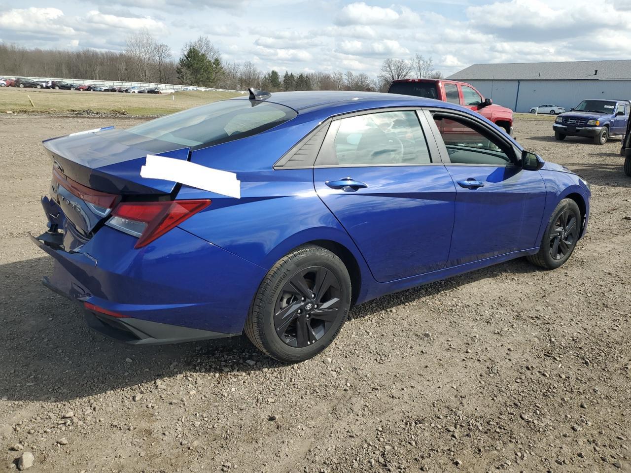 2022 HYUNDAI ELANTRA SE - Фото 3