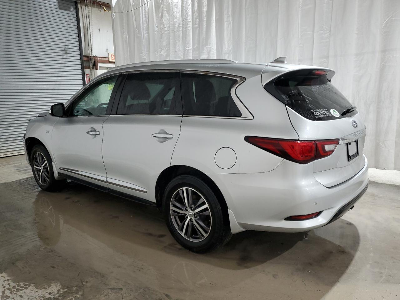 2019 INFINITI QX60 LUXE - Image 2