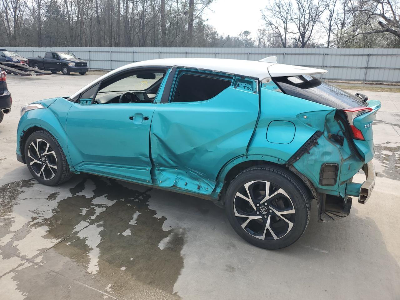 2018 TOYOTA C-HR XLE - Фото 2