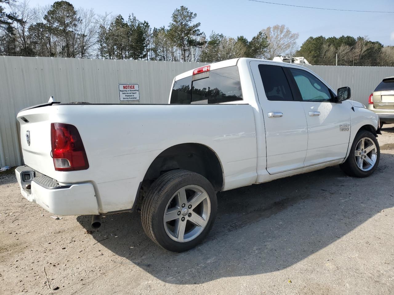 2015 RAM 1500 SLT - Image 3