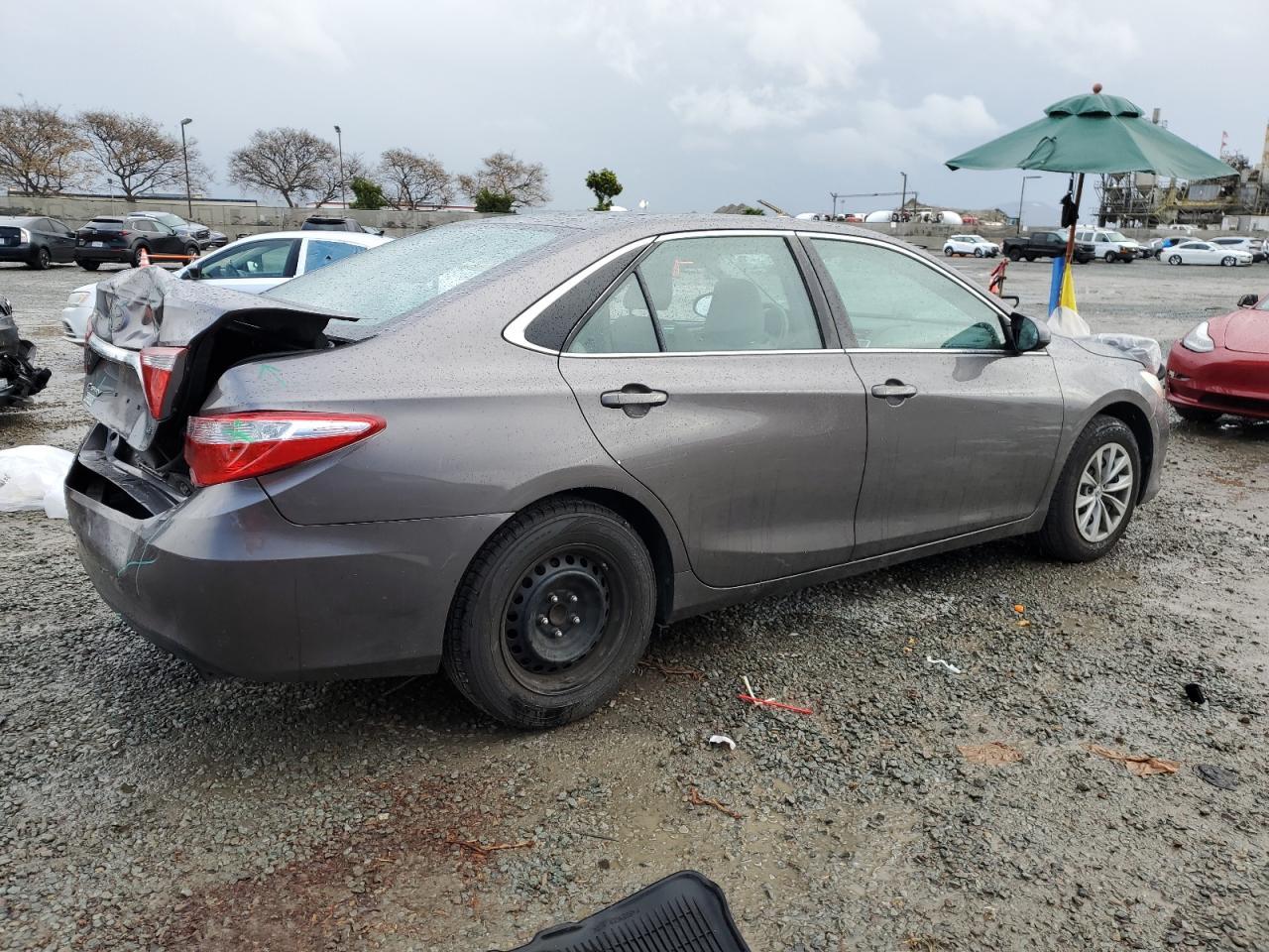 2015 TOYOTA CAMRY LE - Фото 3