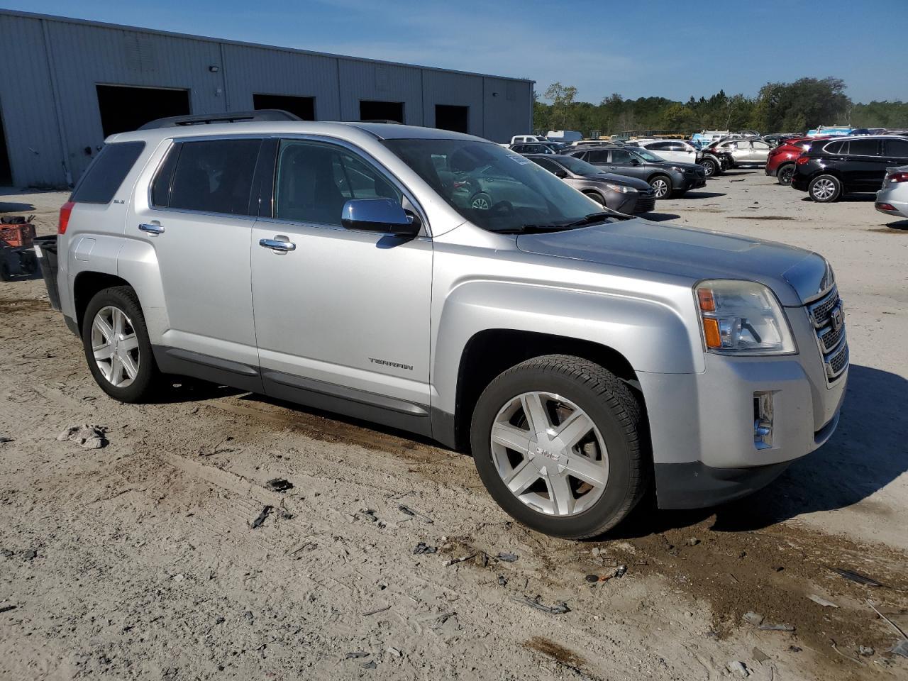 2012 GMC TERRAIN SL - Image 4