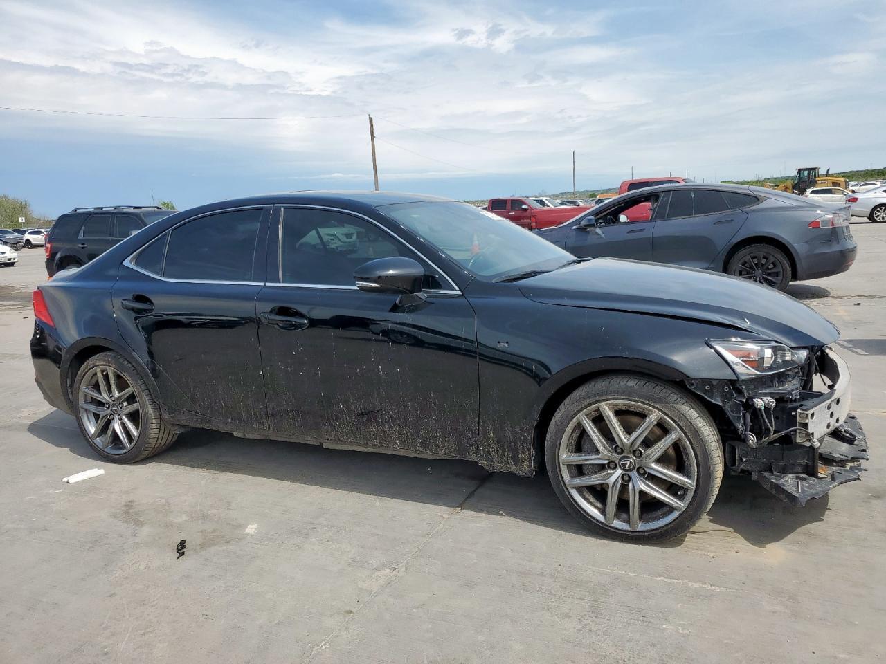 2017 LEXUS IS 200T - Image 4