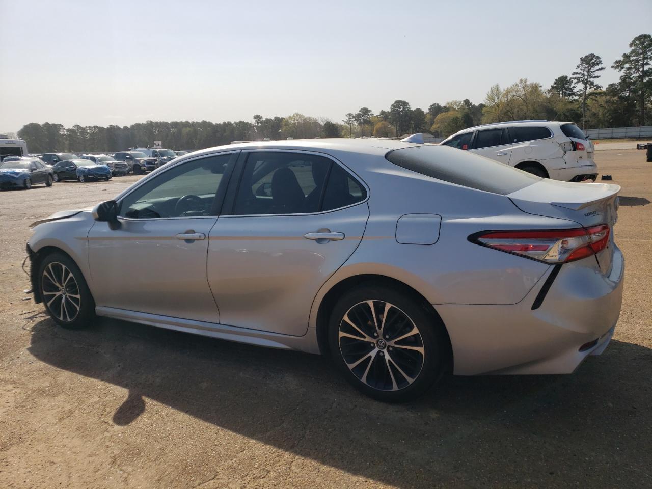 2019 TOYOTA CAMRY L - Фото 2