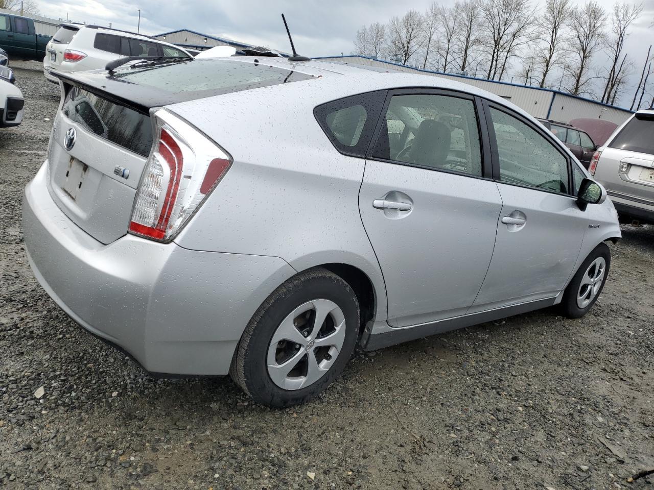 2015 TOYOTA PRIUS - Image 3