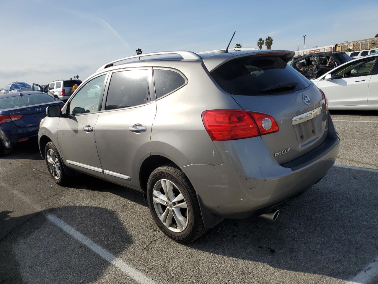 2013 NISSAN ROGUE S - Image 2