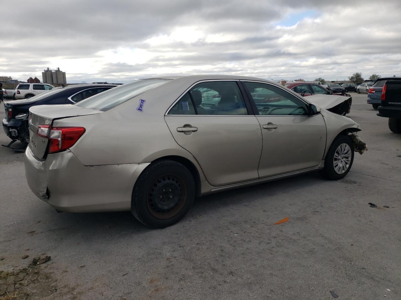 2013 TOYOTA CAMRY L - Image 3