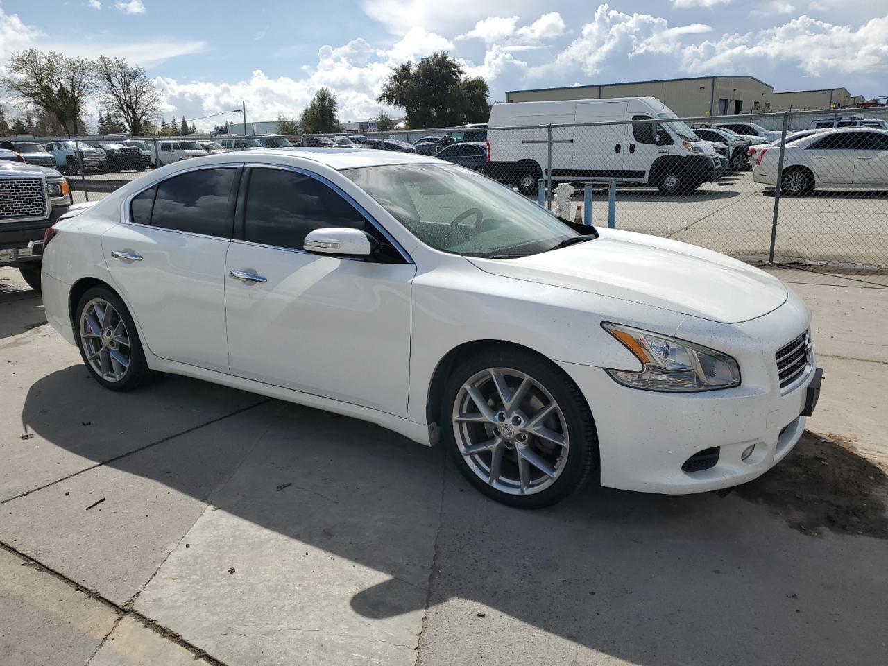 2011 NISSAN MAXIMA S - Image 4
