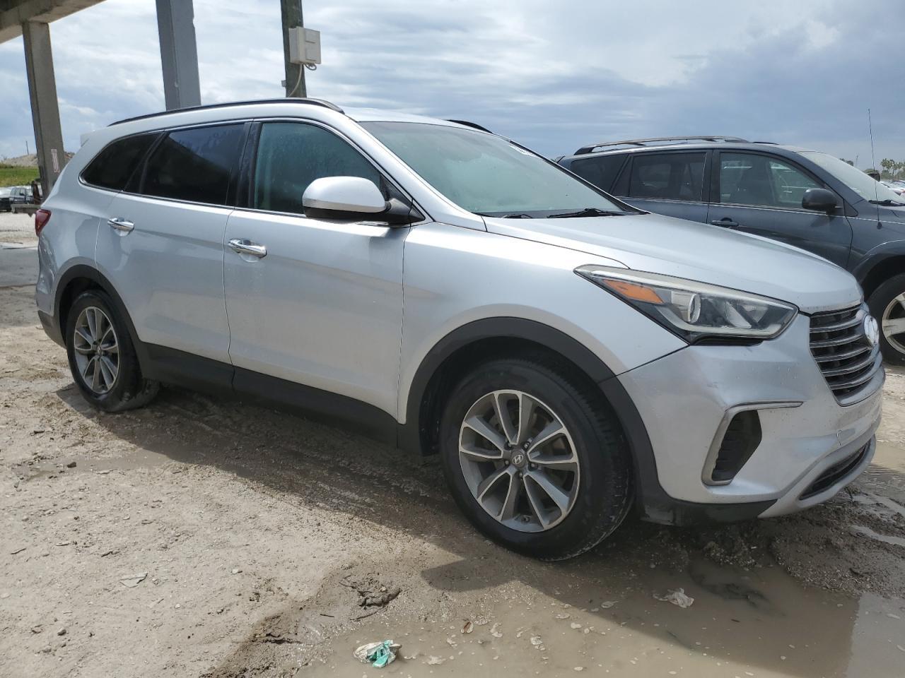 2017 HYUNDAI SANTA FE S - Image 4