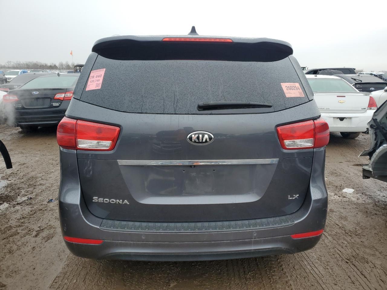 2016 KIA SEDONA LX - Image 6