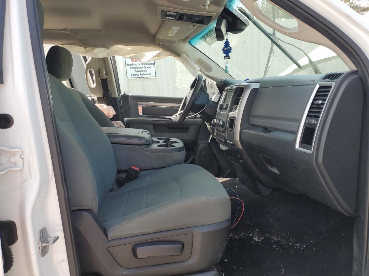 2015 RAM 1500 SLT - Image 7