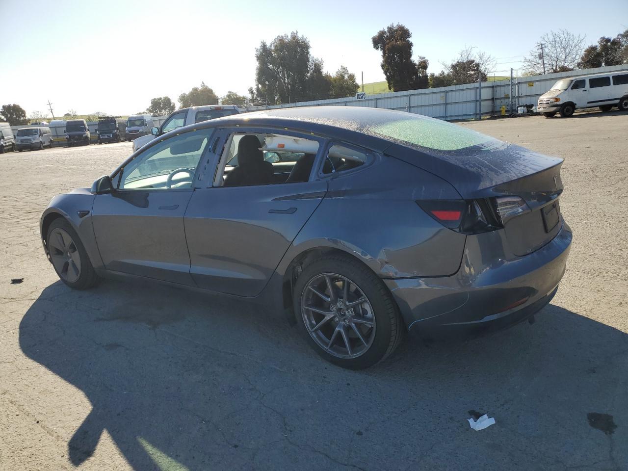2023 TESLA MODEL 3 - Фото 2