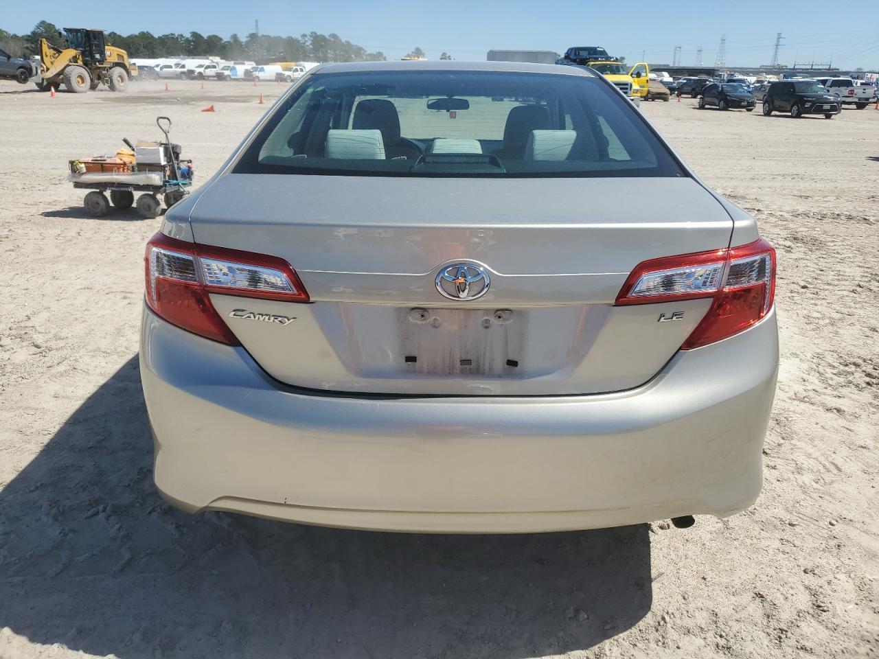 2014 TOYOTA CAMRY L - Image 6