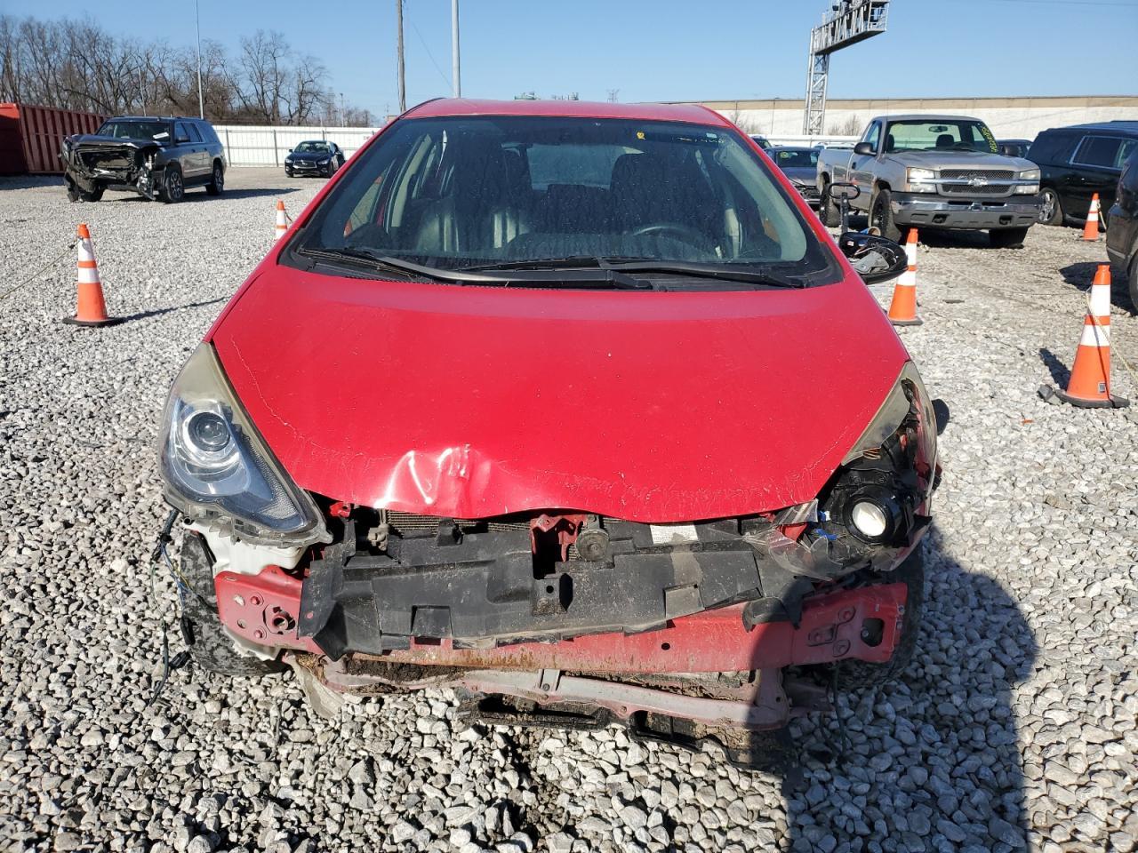 2015 TOYOTA PRIUS C - Image 5