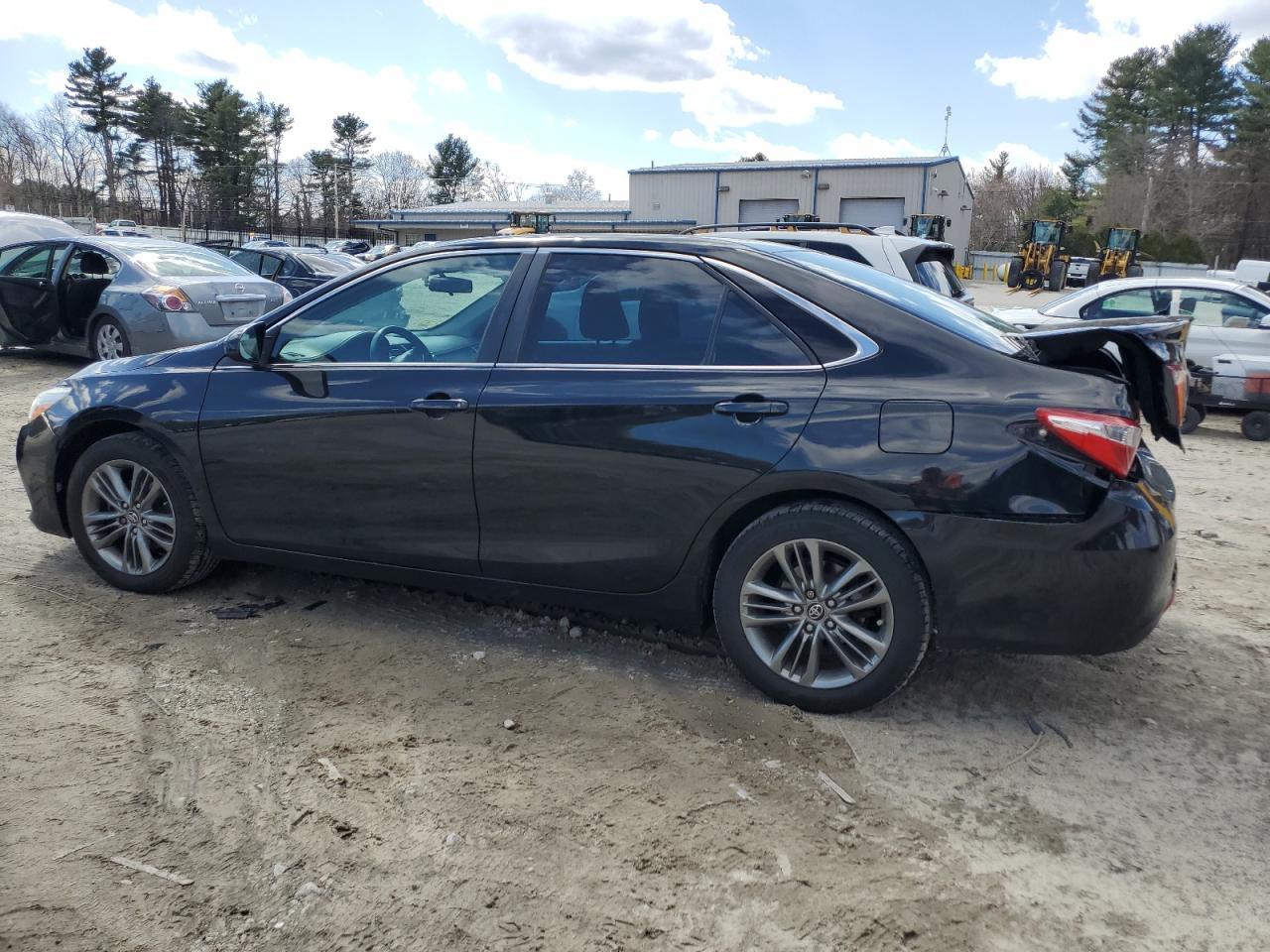 2016 TOYOTA CAMRY LE - Image 2