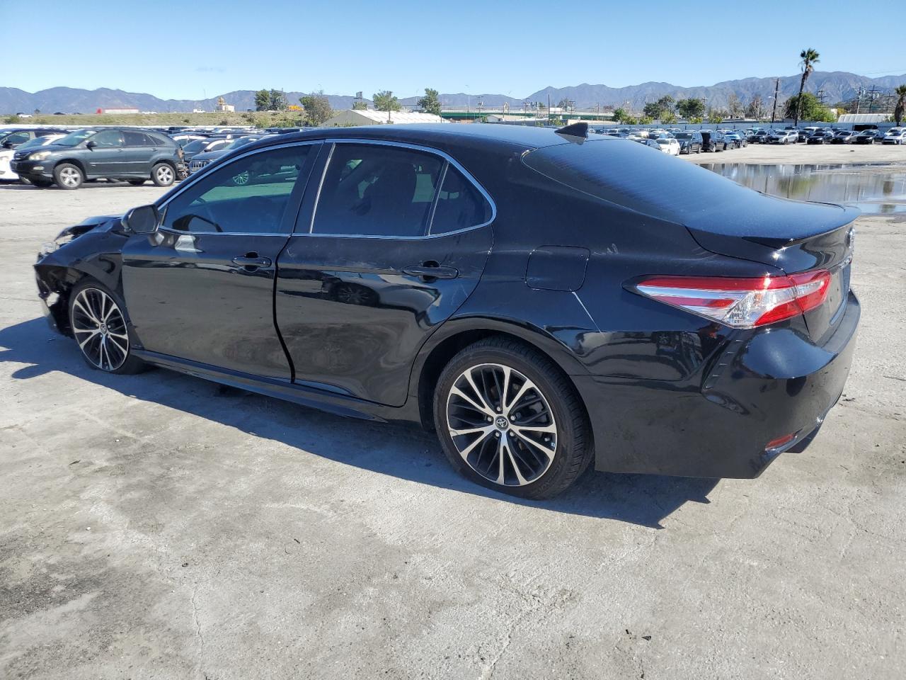 2020 TOYOTA CAMRY SE - Image 2
