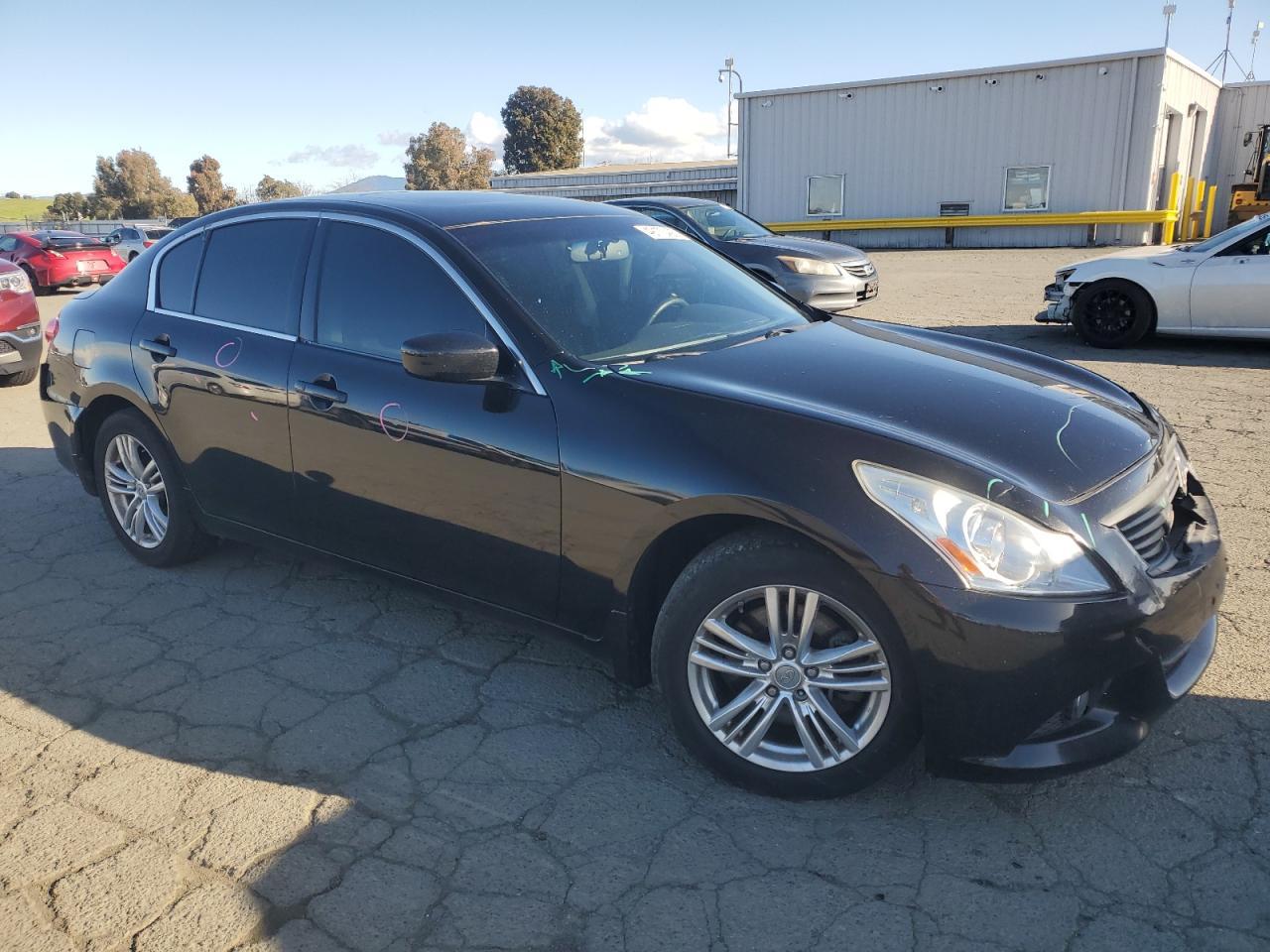2011 INFINITI G37 - Image 4